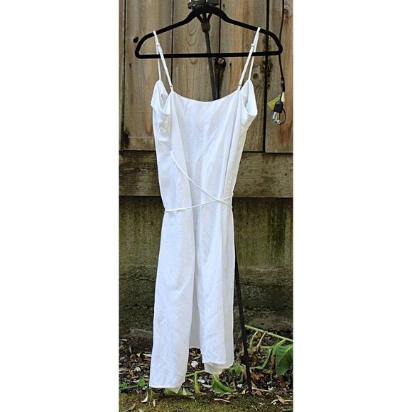 Reformation - "Cruz" Wrap Dress in White Linen, size Small #14 - Picture 9 of 12